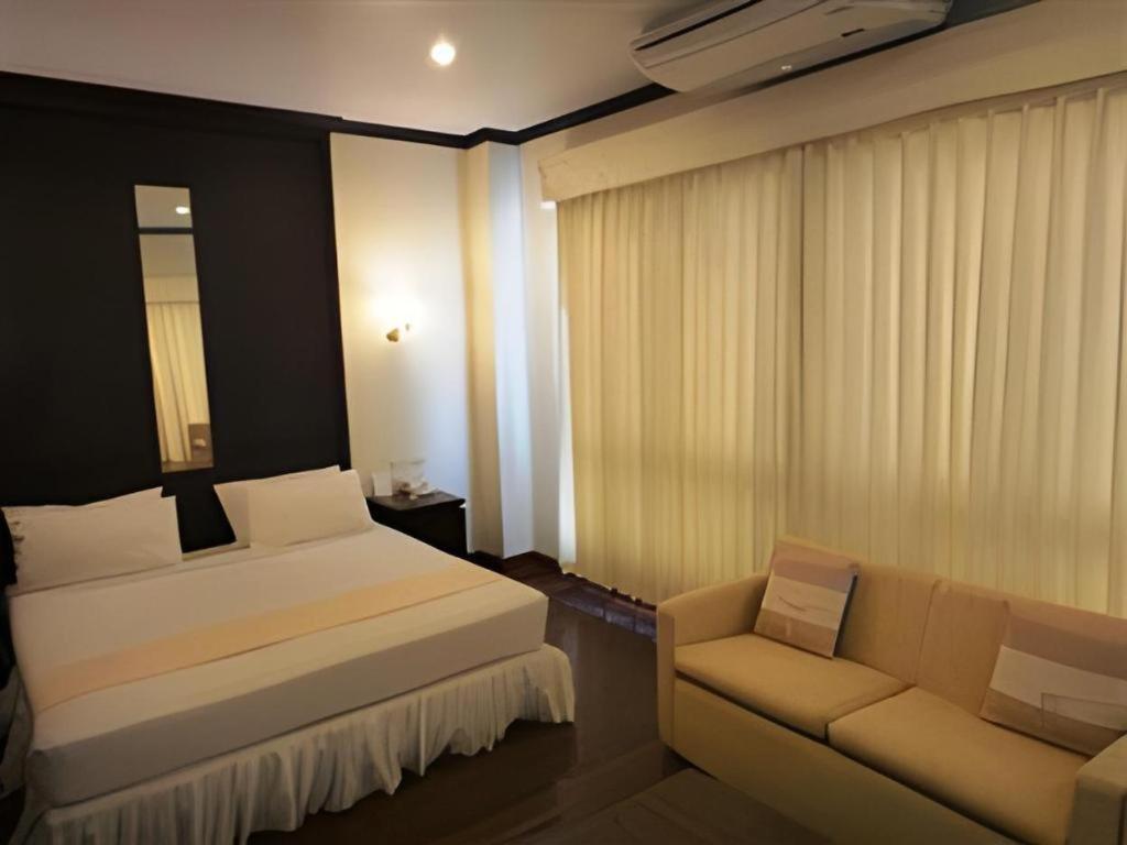 Kasem Garden Hotel Surin Ban Nong Tao Exteriör bild