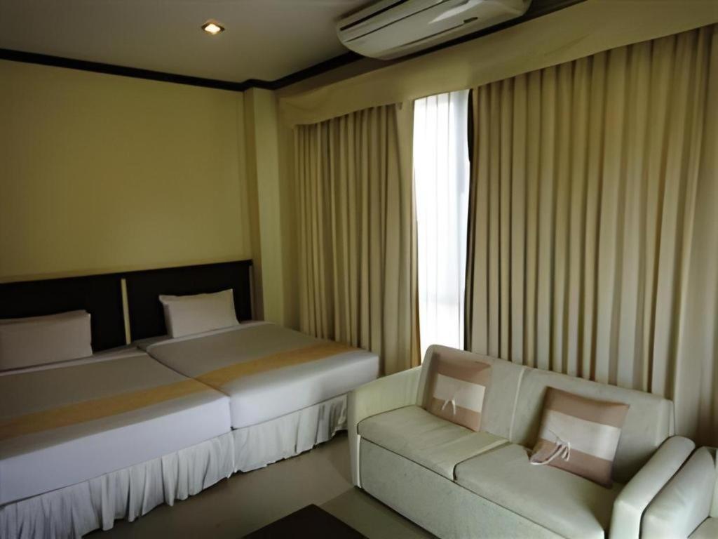 Kasem Garden Hotel Surin Ban Nong Tao Exteriör bild
