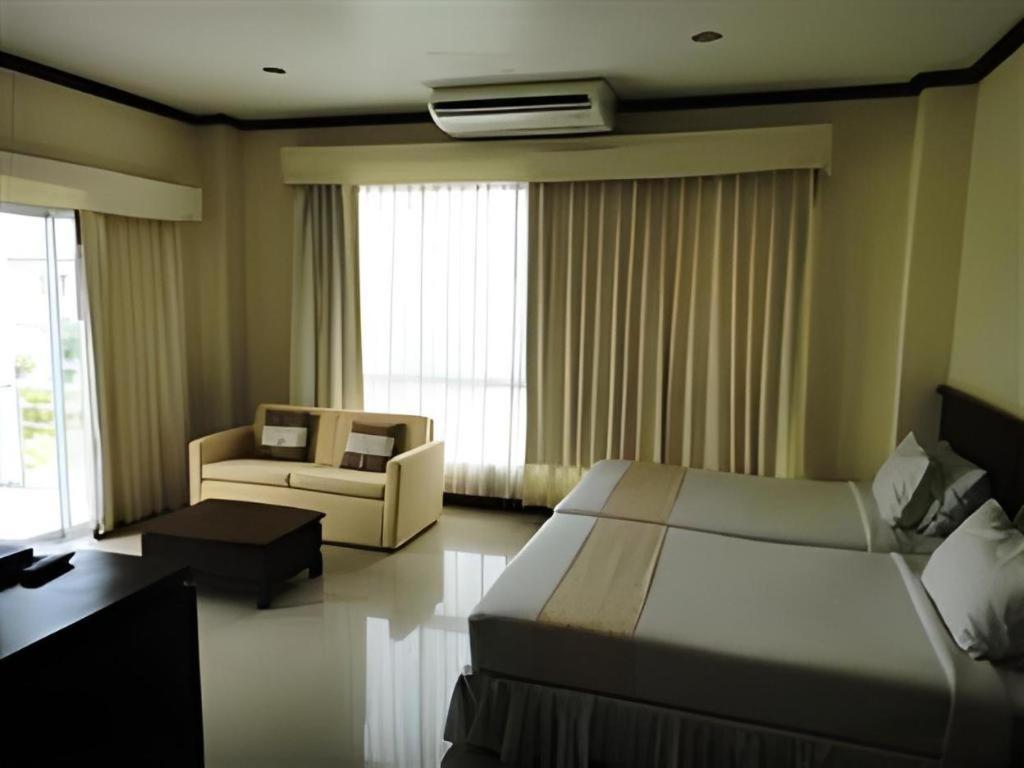 Kasem Garden Hotel Surin Ban Nong Tao Exteriör bild