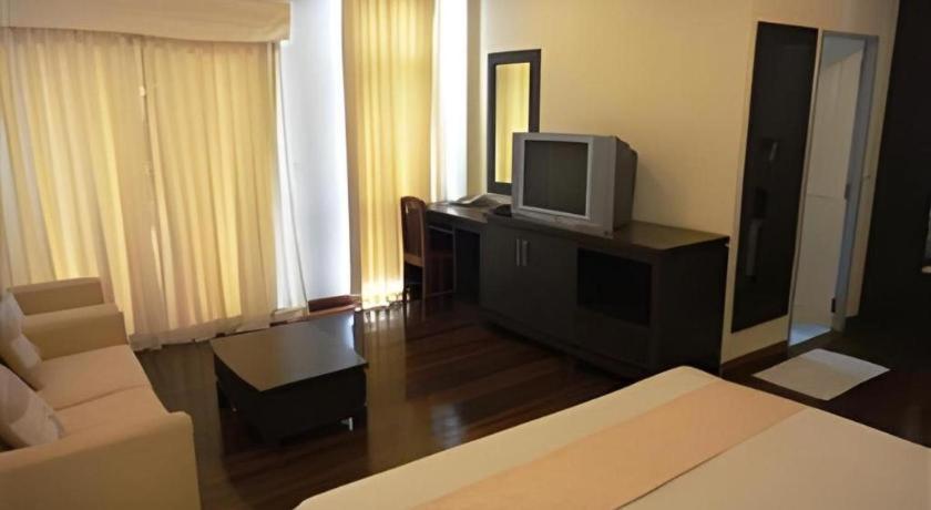Kasem Garden Hotel Surin Ban Nong Tao Exteriör bild