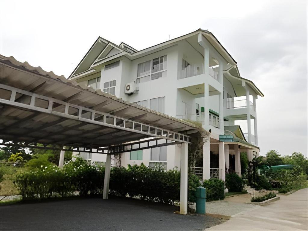 Kasem Garden Hotel Surin Ban Nong Tao Exteriör bild