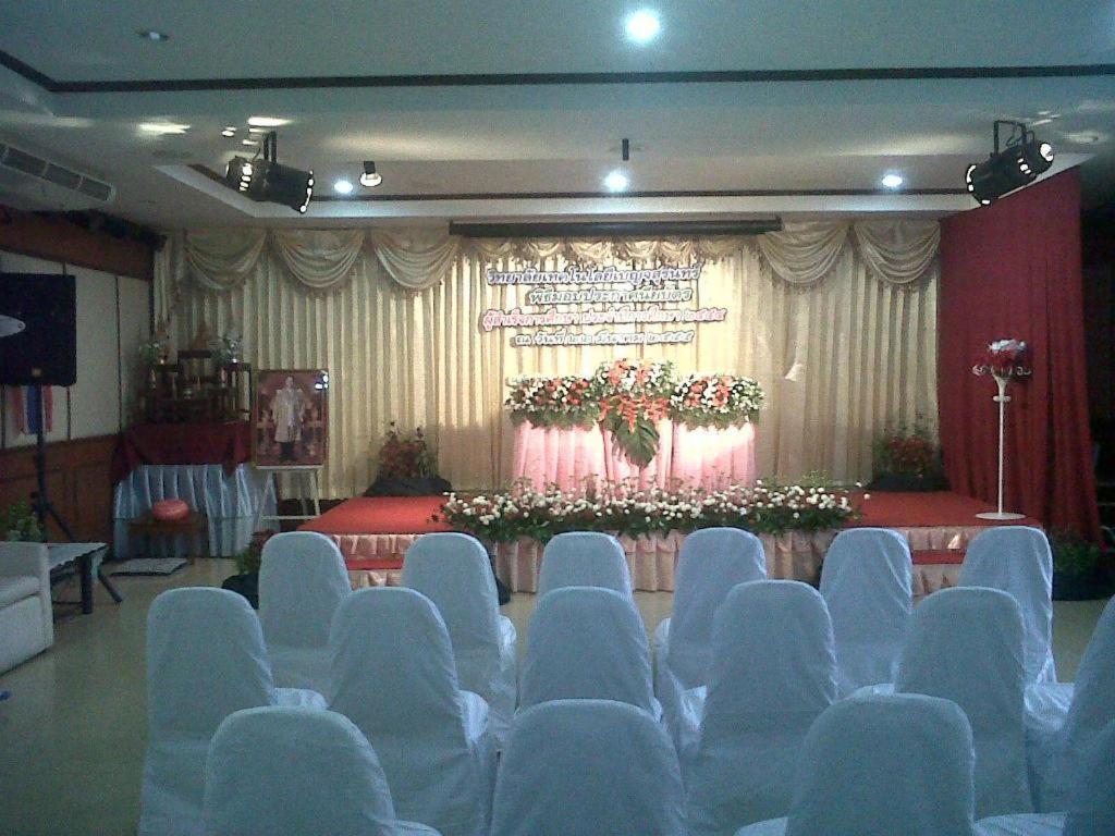 Kasem Garden Hotel Surin Ban Nong Tao Exteriör bild