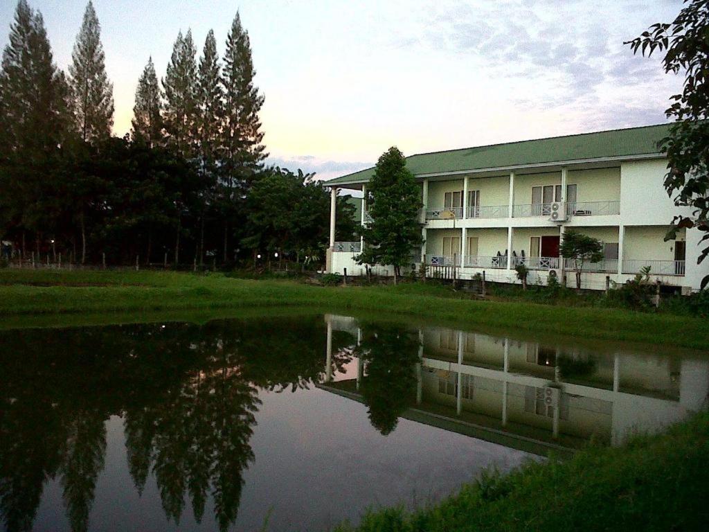 Kasem Garden Hotel Surin Ban Nong Tao Exteriör bild