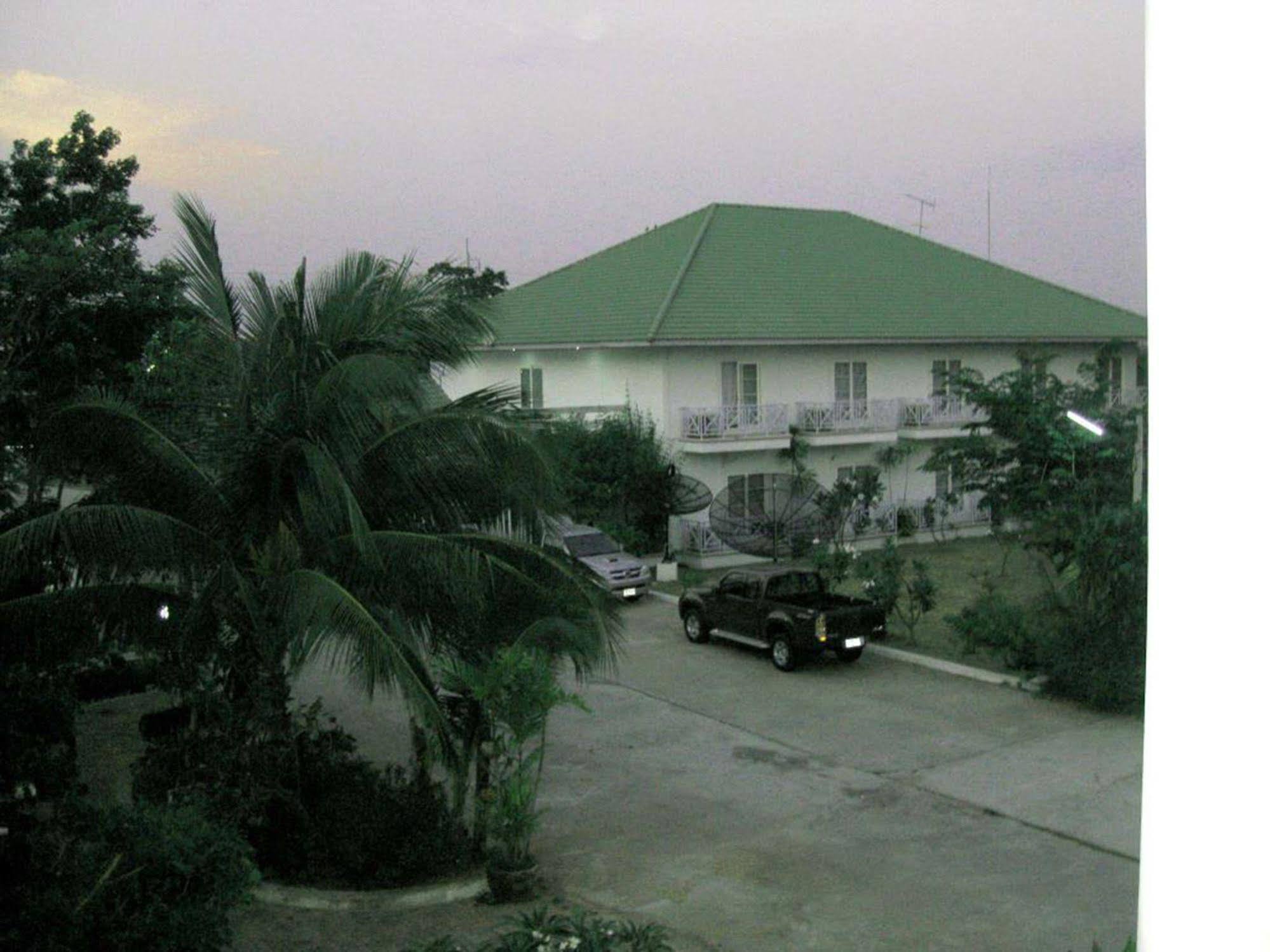 Kasem Garden Hotel Surin Ban Nong Tao Exteriör bild