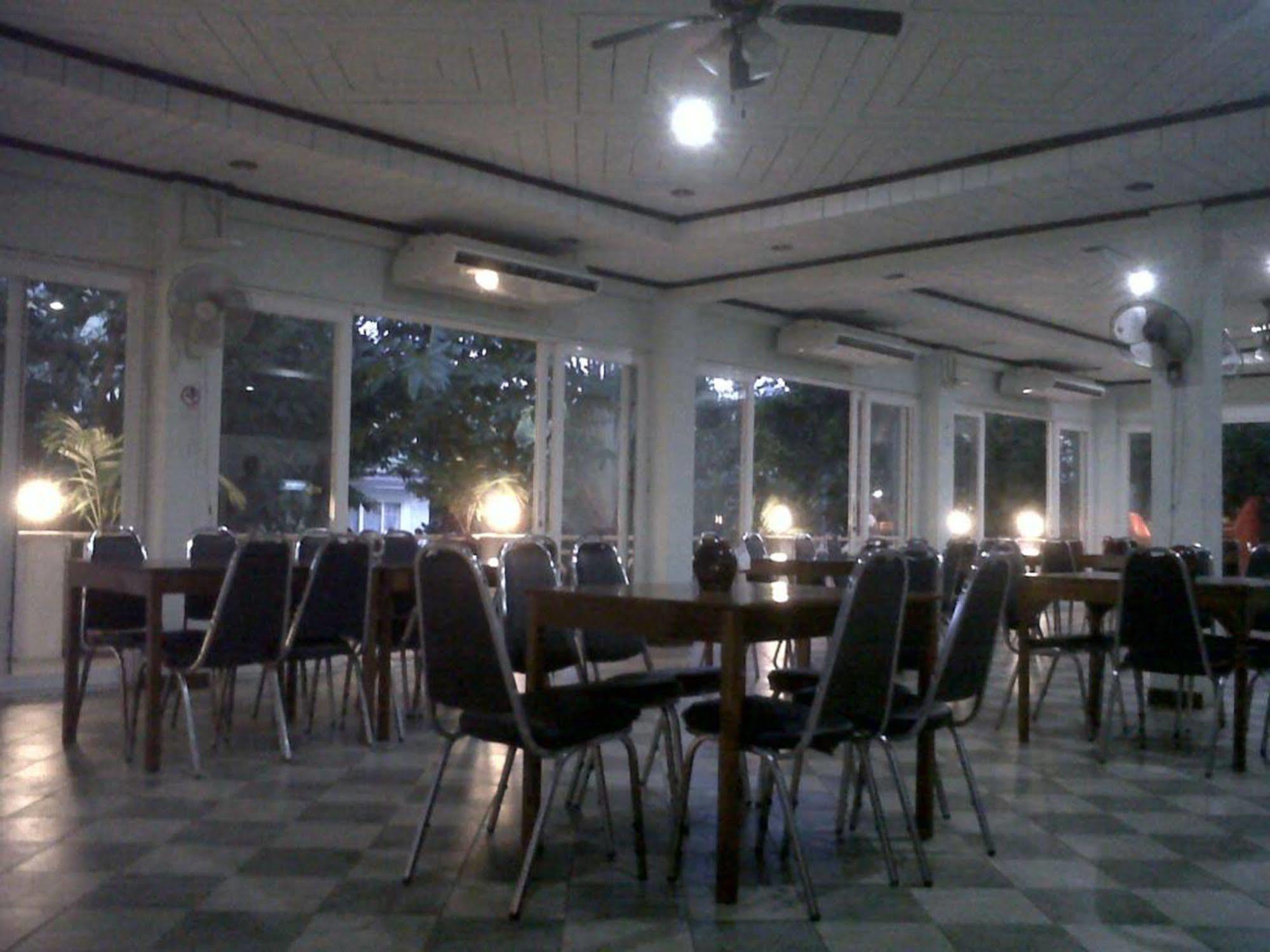 Kasem Garden Hotel Surin Ban Nong Tao Exteriör bild